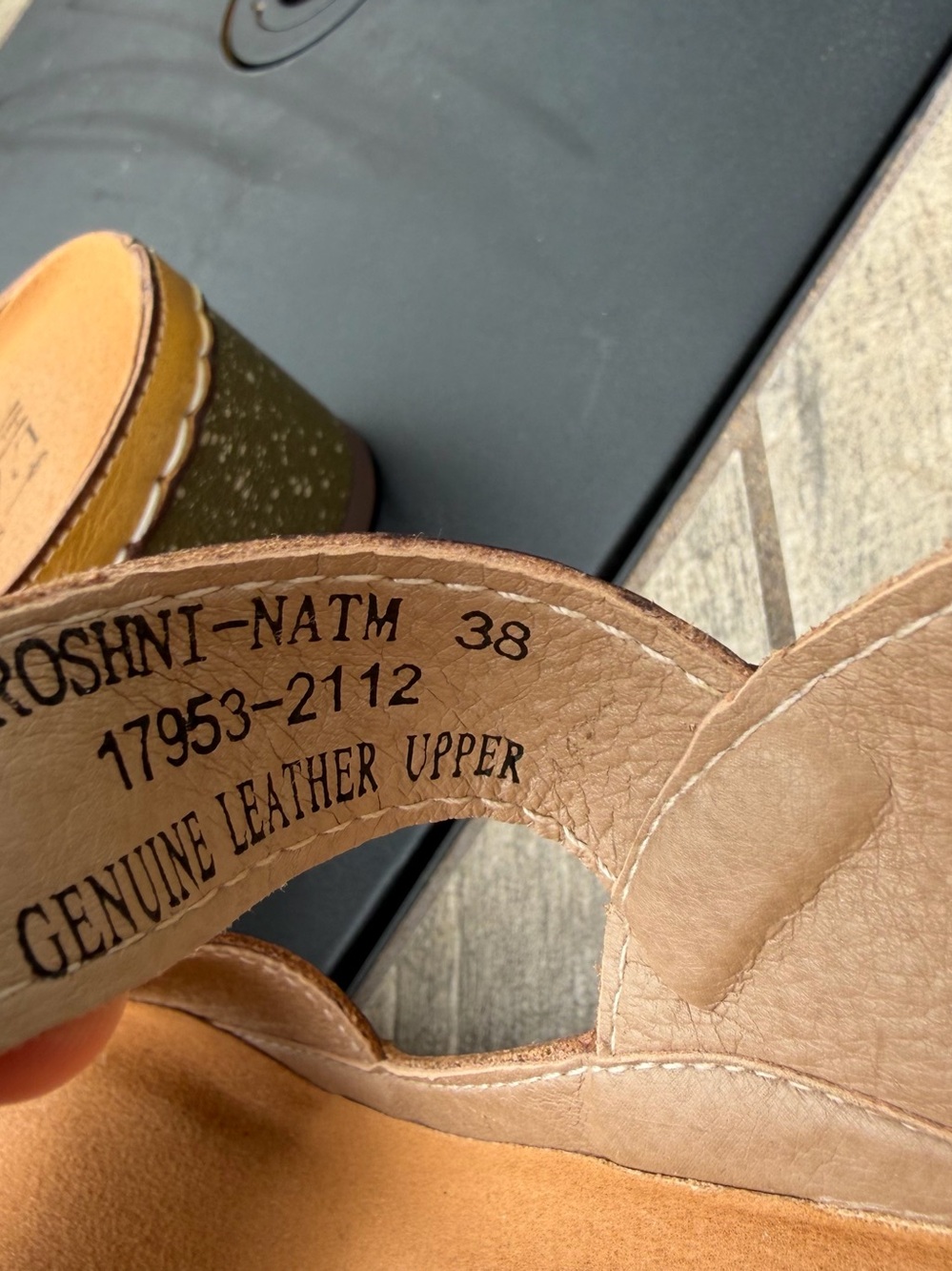 L'Artiste Spring Step 38 US 8 Natural Yellow Leather Wedge Sandal Roshni NWOB - Picture 2 of 11